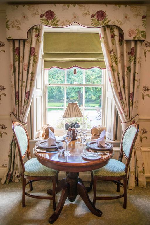 Riverside House Hotel Ашбърн Екстериор снимка